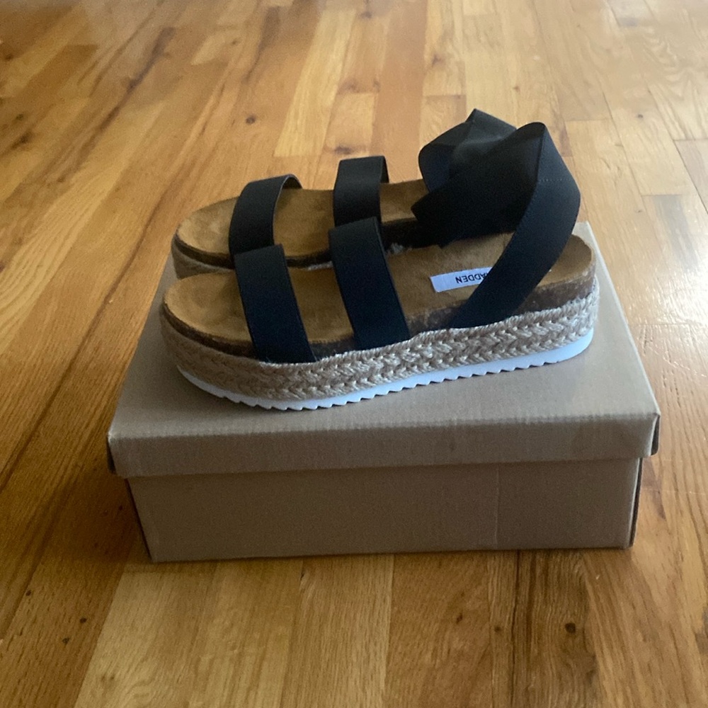 NWOT women’s sandals from Steve Madden